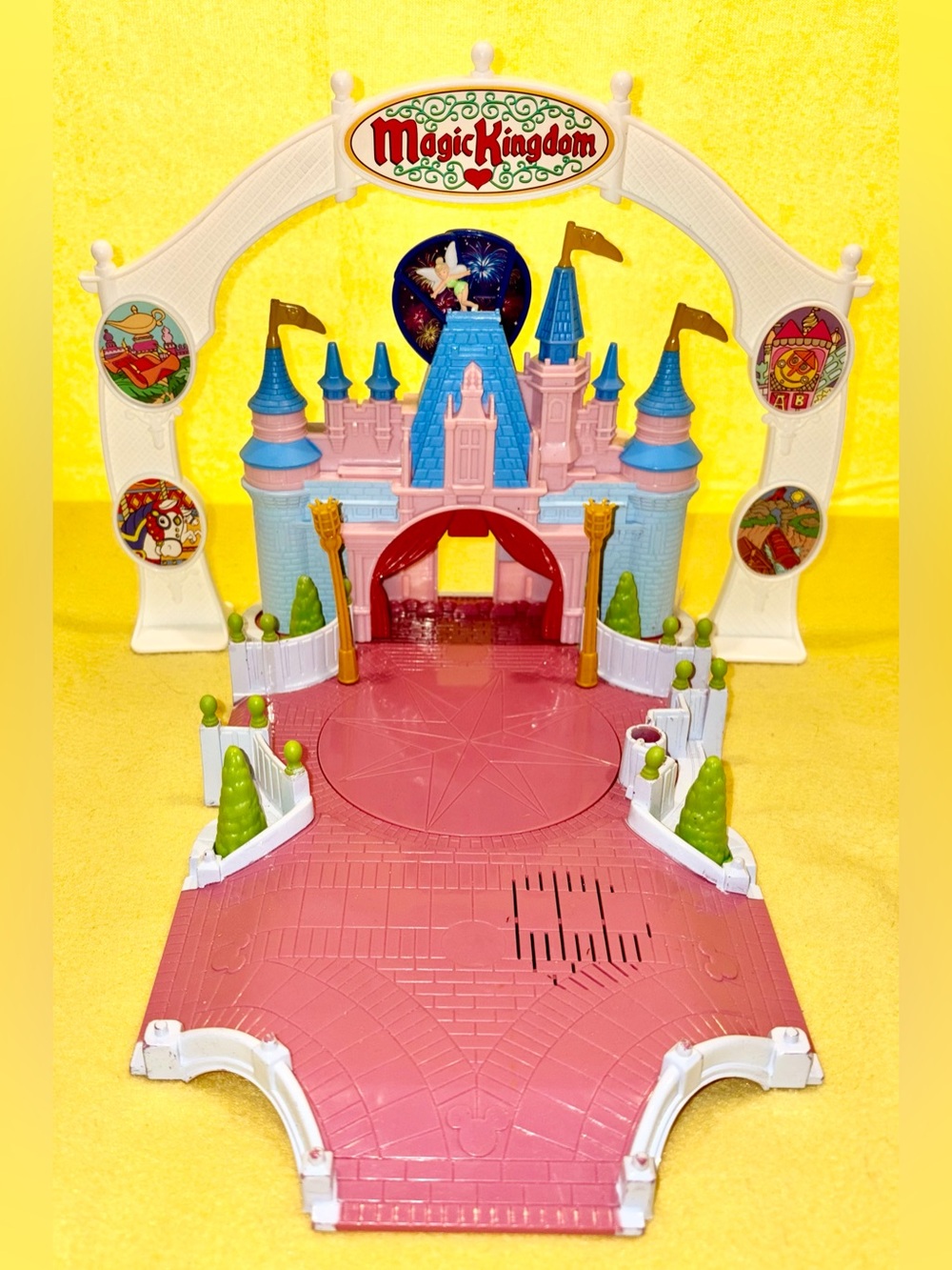 Disney's Showtime Celebration Playset by Hasbro - 2002 - everything works